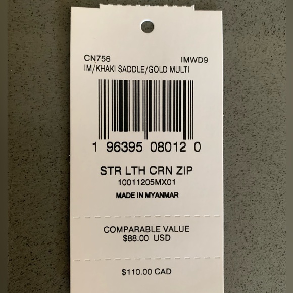 Coach Corner Zip Wristlet- NEW IN PACKAGING